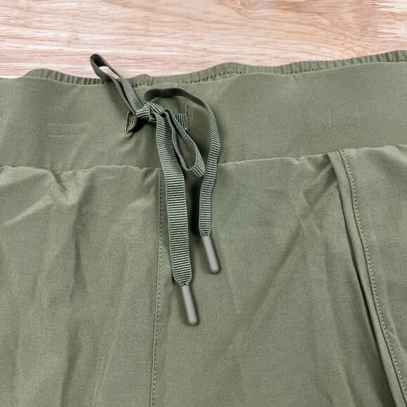 All in Motion Women's Stretch Light Olive Green Woven Shorts - XXL - NWT - Picture 5 of 8